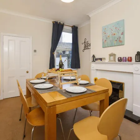2 Bed House By Bishy Road & River York