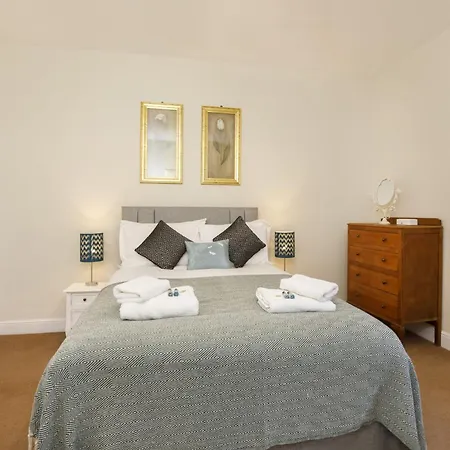 2 Bed House By Bishy Road & River *